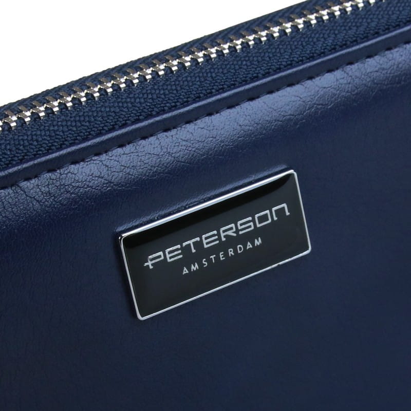 Detal logo portfela Peterson granatowego