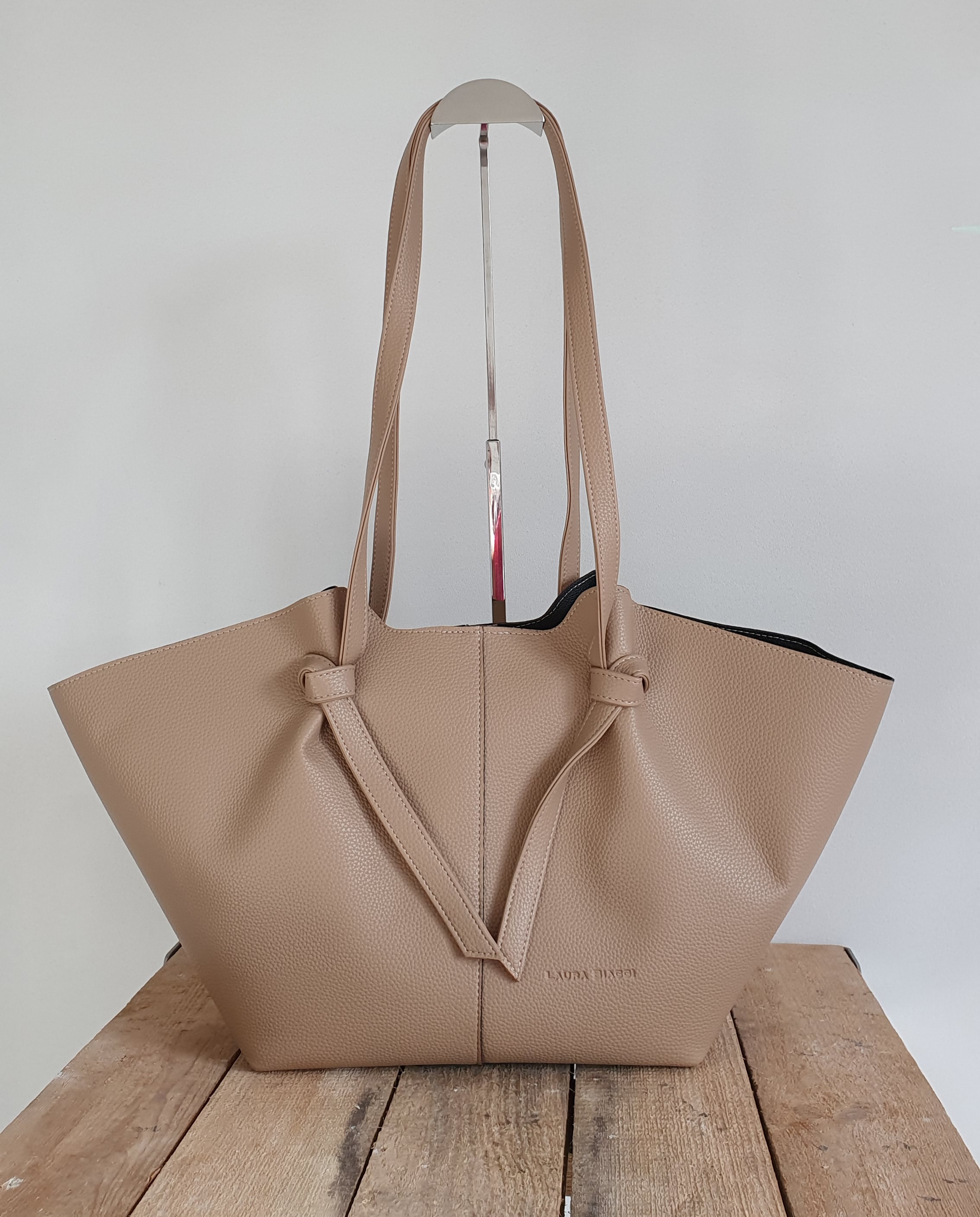 laura-biaggi-listonoszka-2w1-bezowa-tyl