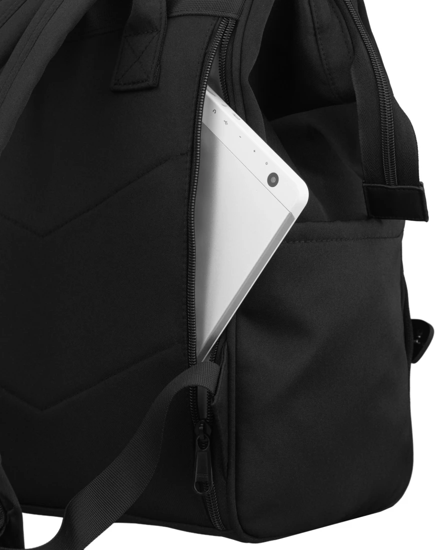 Tylna kieszeń plecaka Peterson na laptop, tablet lub dokumenty.jpg