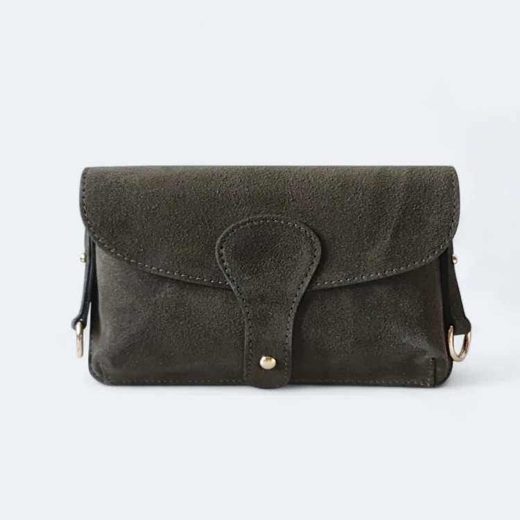 Mała torebka crossbody Laura Biaggi w kolorze verde wykonana z naturalnego zamszu.