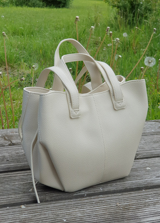 Mała beżowa torebka shopperka Gallantry