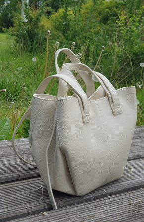 Mała beżowa torebka shopperka Gallantry